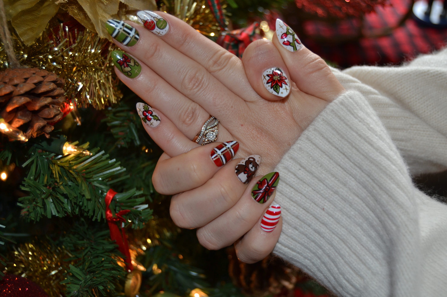 Classic Christmas Nails